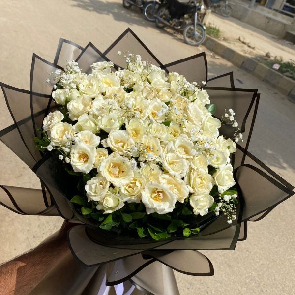 White Roses Bouquet – Luxury Bouquet Gift