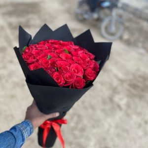 Budget-Friendly Red Roses Bouquet – Elegant Gift