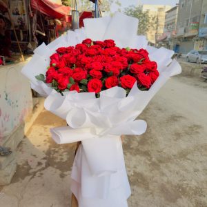 Grand Elegance Giant Red Rose Bouquet