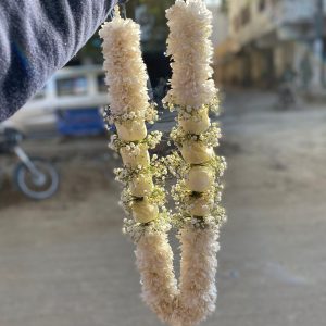 Pure Grace – White Rose & Pearl Nikkah Haar