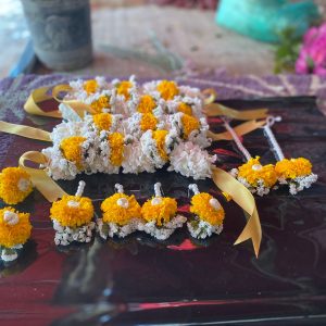 Fresh Marigold & Jasmine Flower Mala (Traditional Garland)